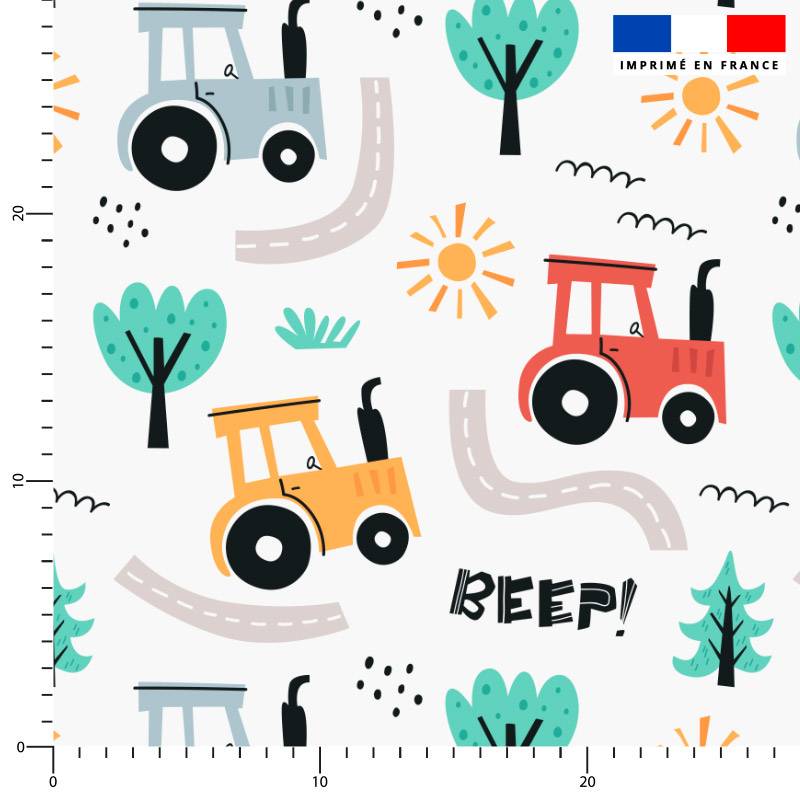 Tracteur à la campagne - Fond blanc