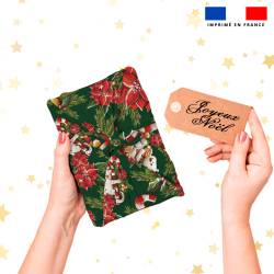 coupon - Coupon Défaut petite marque rouge dans le motif 50cm - Animaux couronne et fleur de noel - Fond vert - Création Stillistic - Popeline de coton peigné 129gr/m² - 144 cm